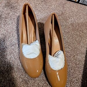 Naturalizer 27 Edit Rebecca Taupe crinkle patent leather pump 5.5